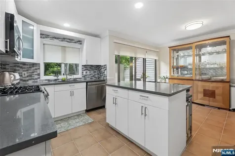 613 Fir Court Norwood NJ 07648