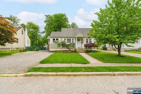 3 Roy Avenue Bloomingdale NJ 07403