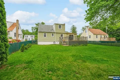 3 Roy Avenue Bloomingdale NJ 07403