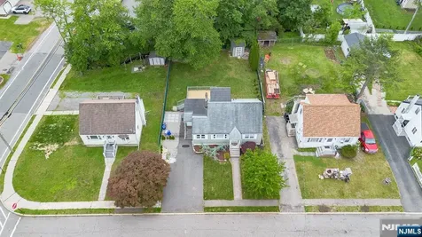 3 Roy Avenue Bloomingdale NJ 07403