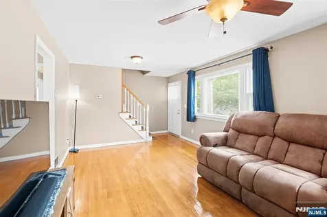 3 Roy Avenue Bloomingdale NJ 07403