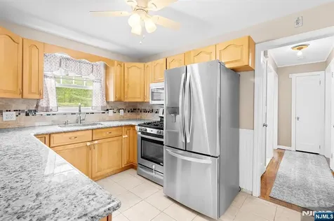 3 Roy Avenue Bloomingdale NJ 07403