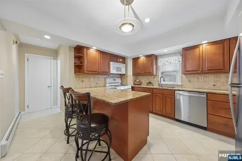 562 Valley Road Clifton NJ 07013