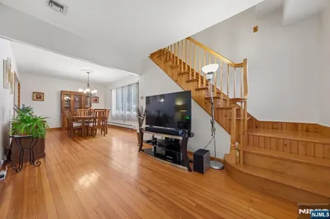 562 Valley Road Clifton NJ 07013