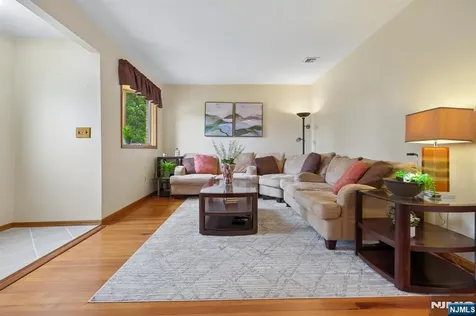 562 Valley Road Clifton NJ 07013