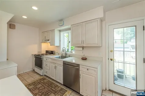 56 Lunn Avenue Bergenfield NJ 07621
