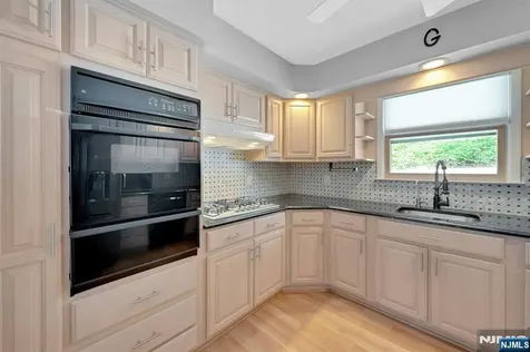 451 Chestnut Street Nutley NJ 07110