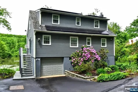 40 Poplar Grove Terrace West Milford NJ 07480