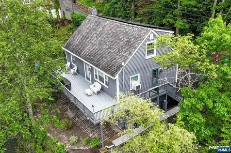 40 Poplar Grove Terrace West Milford NJ 07480