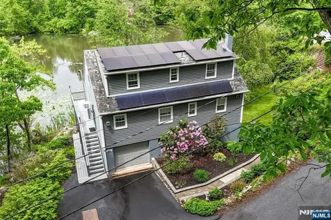 40 Poplar Grove Terrace West Milford NJ 07480