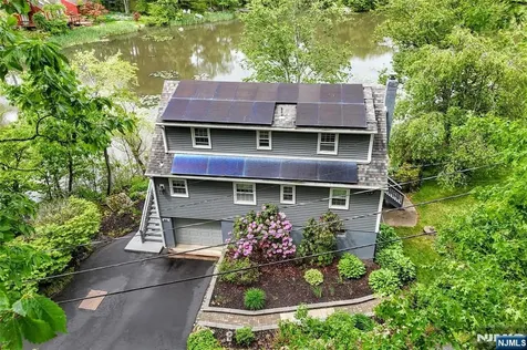 40 Poplar Grove Terrace West Milford NJ 07480