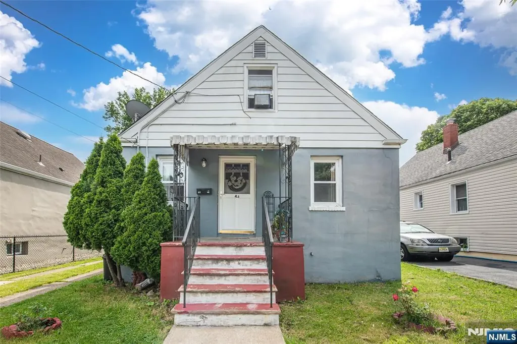 43 Fritz Street Bloomfield NJ 07003