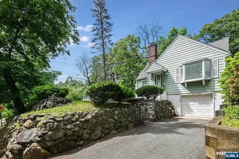 111 Jackson Avenue Wayne NJ 07470