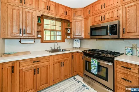 111 Jackson Avenue Wayne NJ 07470