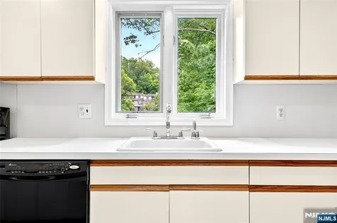 23 Peach Hill Court Ramsey NJ 07446