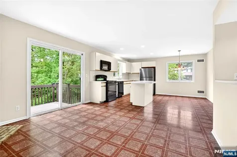 23 Peach Hill Court Ramsey NJ 07446