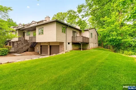 23 Peach Hill Court Ramsey NJ 07446