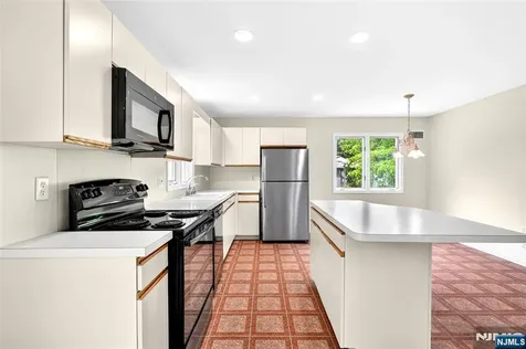 23 Peach Hill Court Ramsey NJ 07446