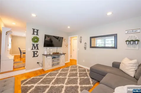 136 Redwood Avenue Wayne NJ 07470