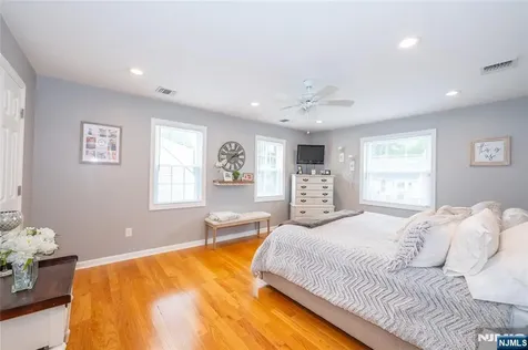 136 Redwood Avenue Wayne NJ 07470