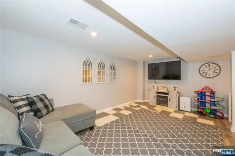 136 Redwood Avenue Wayne NJ 07470