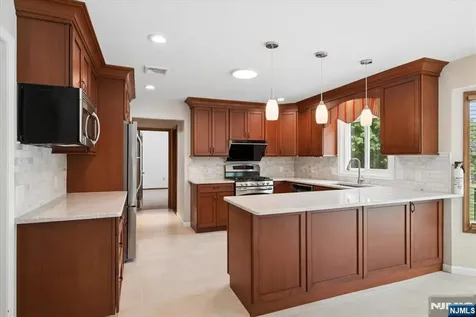 5 Glen Ridge Drive Washington Township NJ 07853