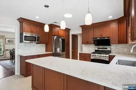 5 Glen Ridge Drive Washington Township NJ 07853