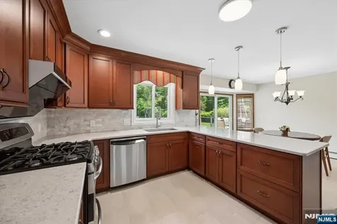 5 Glen Ridge Drive Washington Township NJ 07853