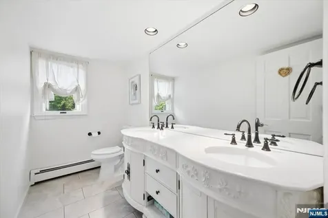 5 Glen Ridge Drive Washington Township NJ 07853
