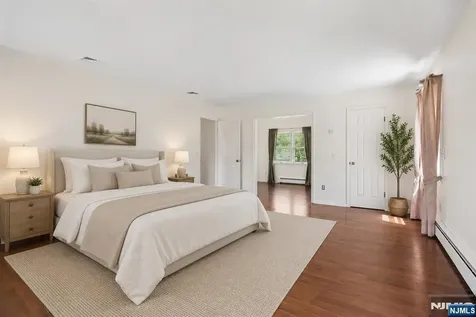 5 Glen Ridge Drive Washington Township NJ 07853