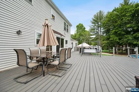 5 Glen Ridge Drive Washington Township NJ 07853