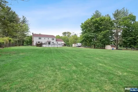 5 Glen Ridge Drive Washington Township NJ 07853