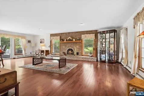 5 Glen Ridge Drive Washington Township NJ 07853