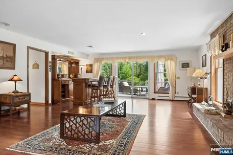 5 Glen Ridge Drive Washington Township NJ 07853