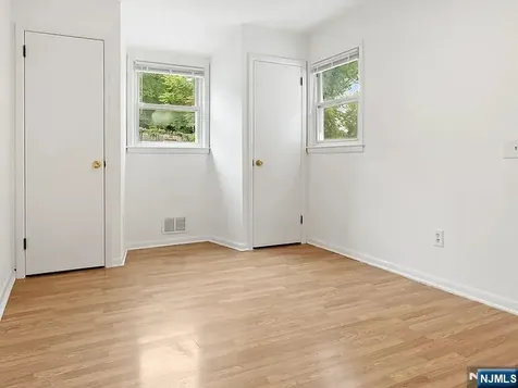168 County Road Cresskill NJ 07626