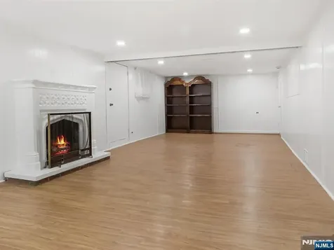168 County Road Cresskill NJ 07626