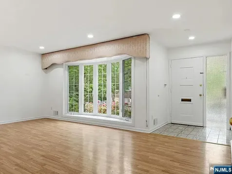 168 County Road Cresskill NJ 07626