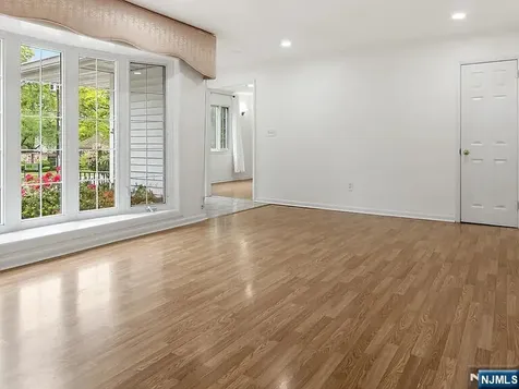 168 County Road Cresskill NJ 07626