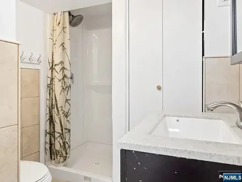 168 County Road Cresskill NJ 07626