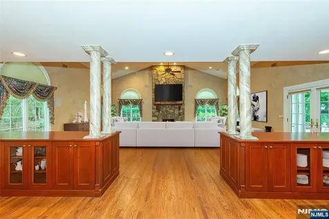 1051 Westwood Avenue Old Tappan NJ 07675