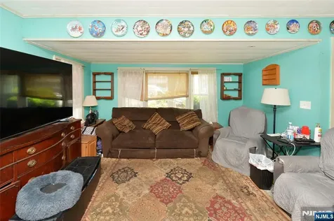 144 Degraw Avenue Teaneck NJ 07666