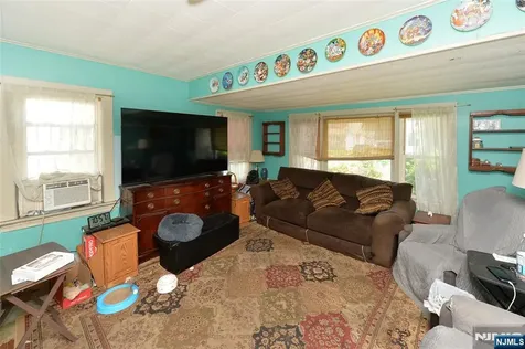 144 Degraw Avenue Teaneck NJ 07666
