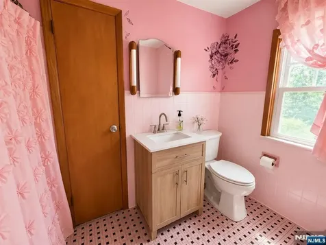 31 Hope Street Nutley NJ 07110