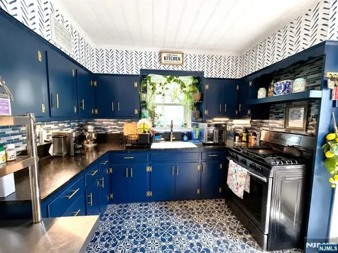 31 Hope Street Nutley NJ 07110