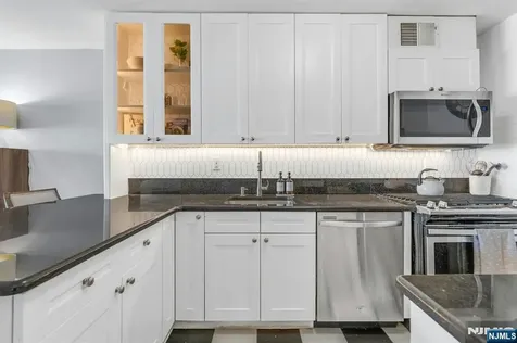 1203 River Road Edgewater NJ 07020