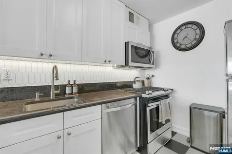 1203 River Road Edgewater NJ 07020