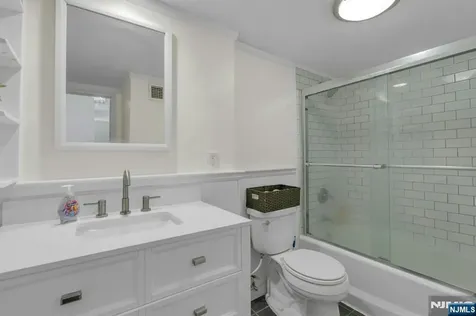 1203 River Road Edgewater NJ 07020