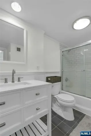 1203 River Road Edgewater NJ 07020