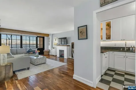 1203 River Road Edgewater NJ 07020