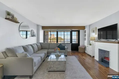 1203 River Road Edgewater NJ 07020